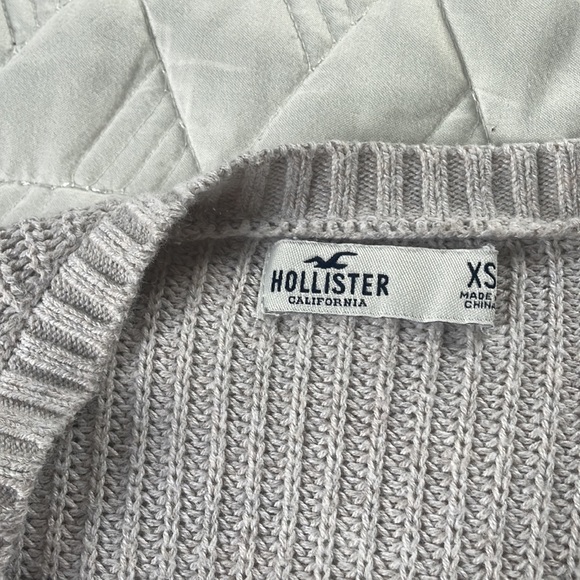 Hollister Off- White Sweater - Picture 3 of 4